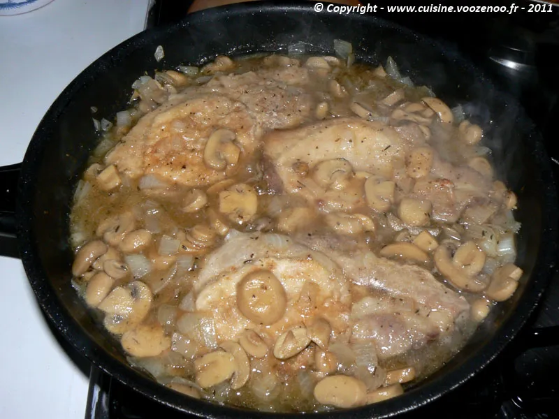 Côtes de porc au fromage fondant et champignons etape3 Côtes de porc au fromage fondant et champignons etape3