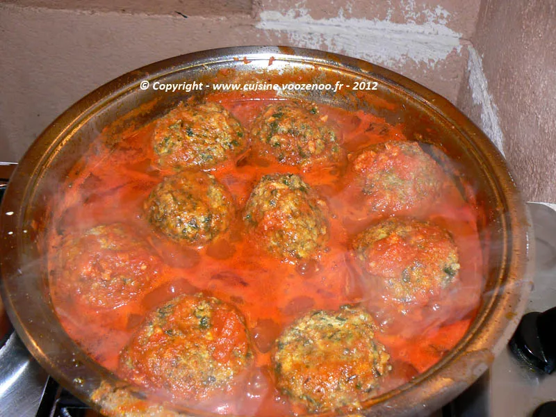 Boulettes d'épinards au poulet en sauce etape5 Boulettes d'épinards au poulet en sauce etape5