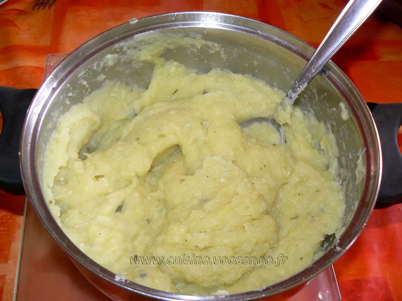 Puree de pommes de terre, courgettes et menthe fin Puree de pommes de terre, courgettes et menthe fin