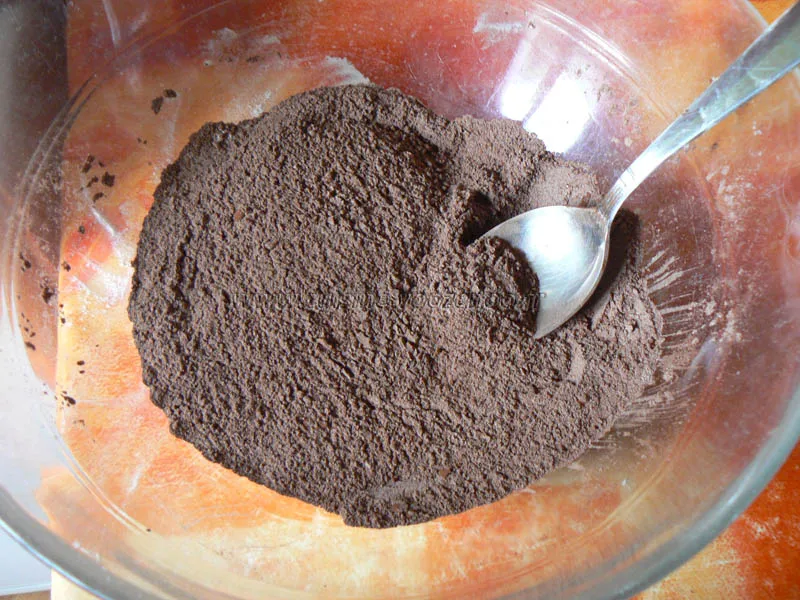 Biscuits façon oreo etape1 Biscuits façon oreo etape1