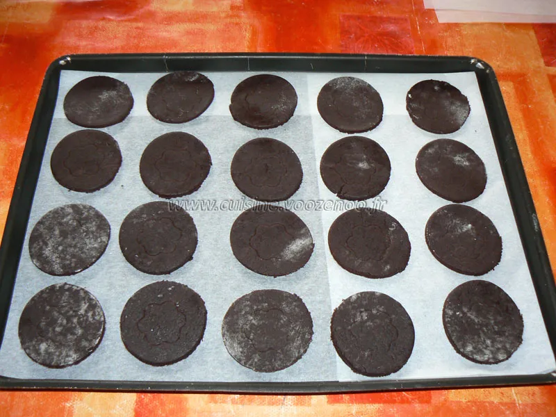 Biscuits façon oreo etape5 Biscuits façon oreo etape5