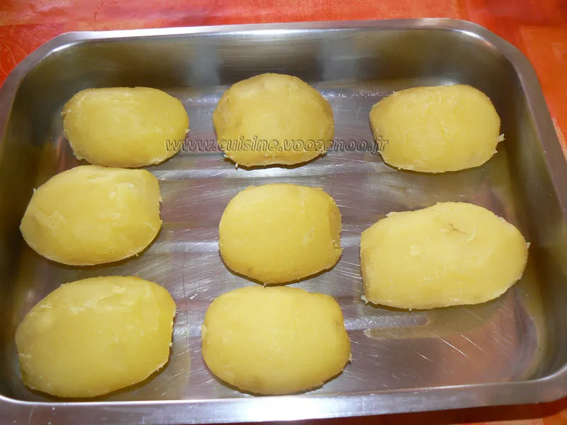 Pommes de terre farcies aux oeufs etape1 Pommes de terre farcies aux oeufs etape1