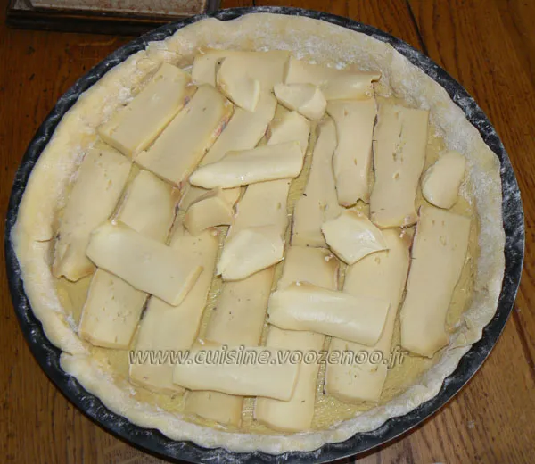 Tarte au Saint Nectaire etape2 Tarte au Saint Nectaire etape2
