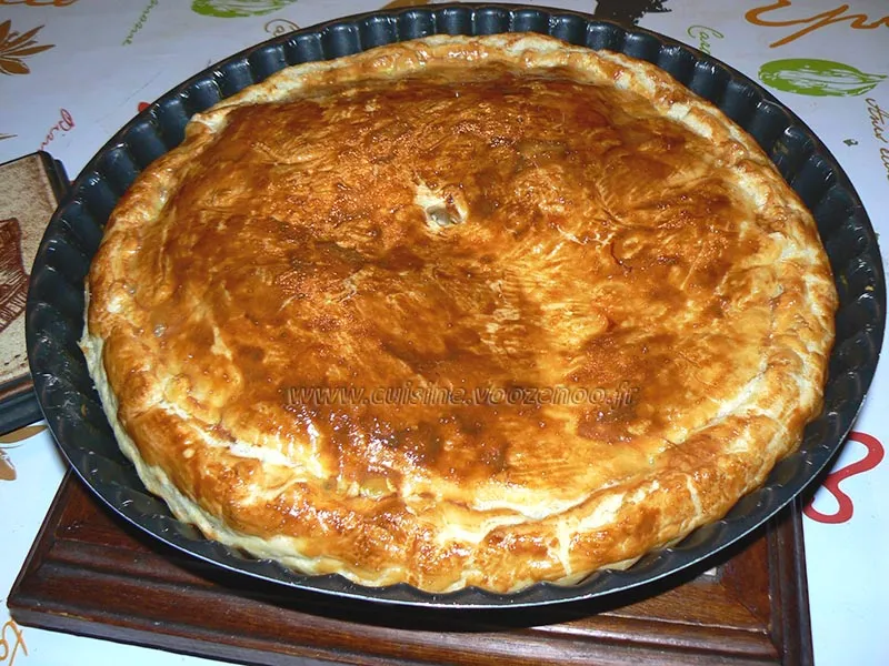 Tourte aux poireaux, gorgonzola et amandes fin