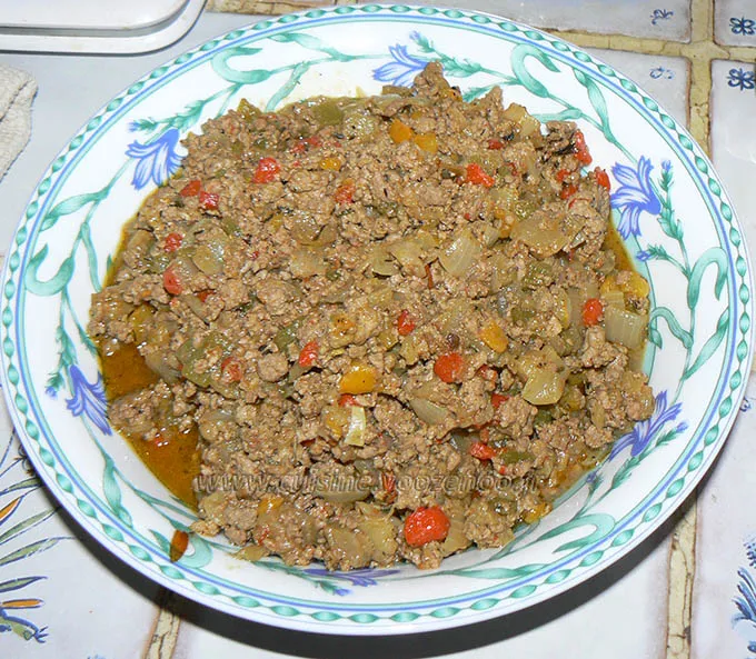 Batbouts farcis a la viande et aux legumes, sauce epicee etape4